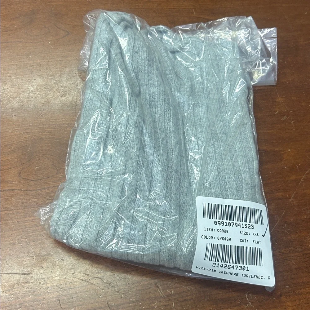 J Crew Wide-rib cashmere turtleneck sweater CO326